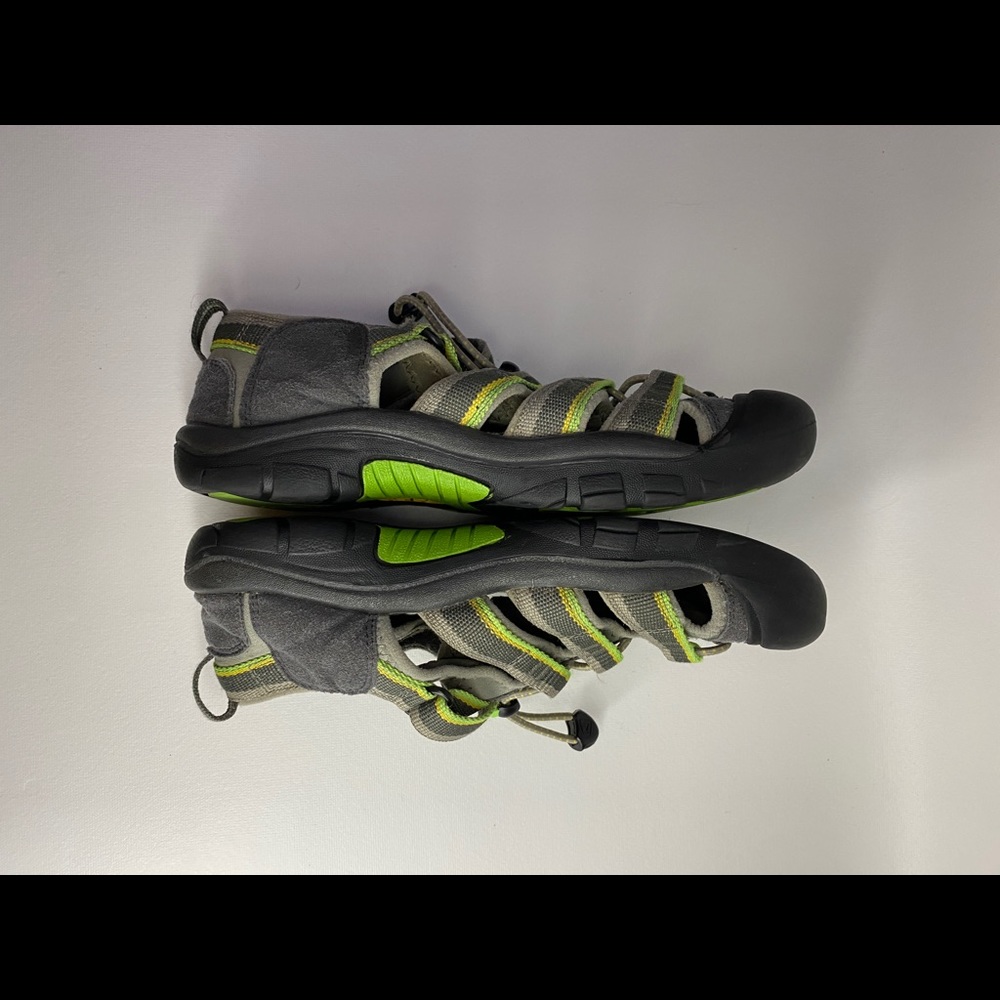 KEEN Newport H2 Waterproof Hiking Sandal Men’s Size US 5 Green,Black Grey - Picture 7 of 9